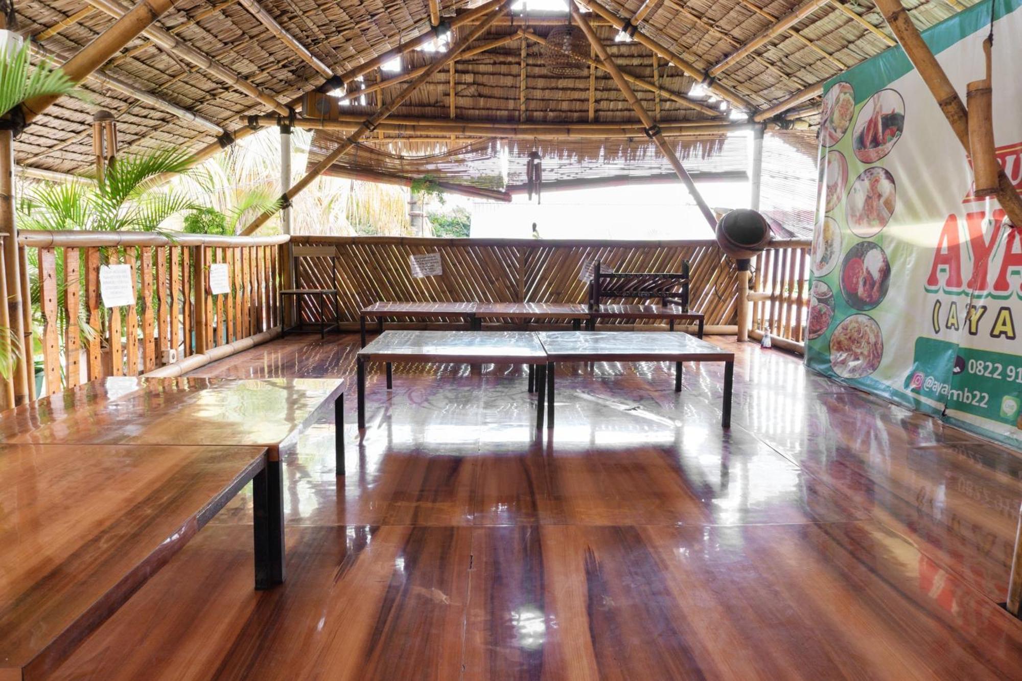 Oyo 3095 Semarapura Homestay Macasar Exterior foto